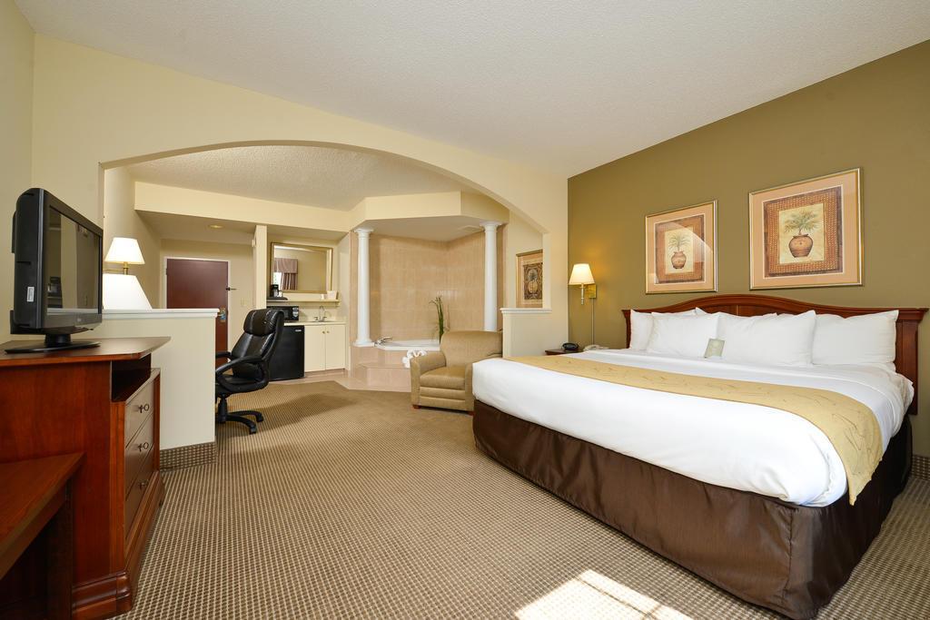 Comfort Suites Myrtle Beach Central Bagian luar foto