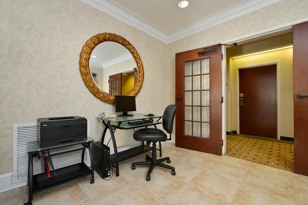 Comfort Suites Myrtle Beach Central Bagian luar foto