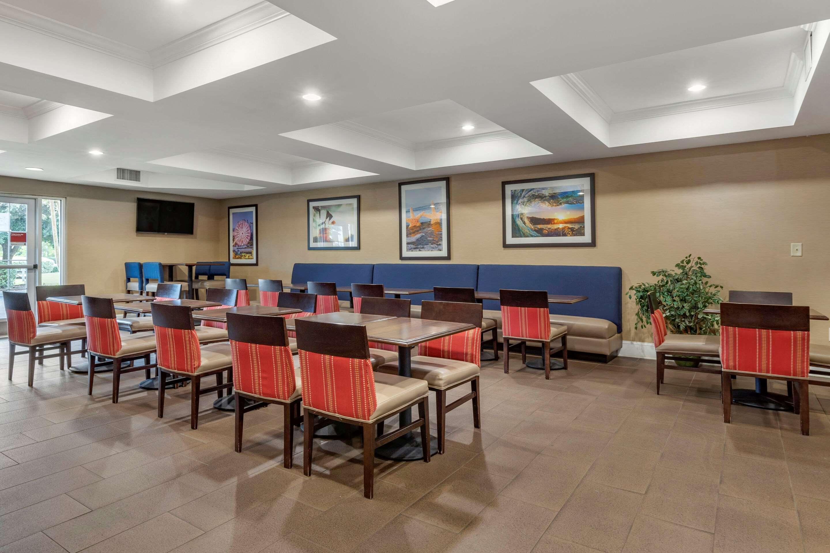 Comfort Suites Myrtle Beach Central Bagian luar foto